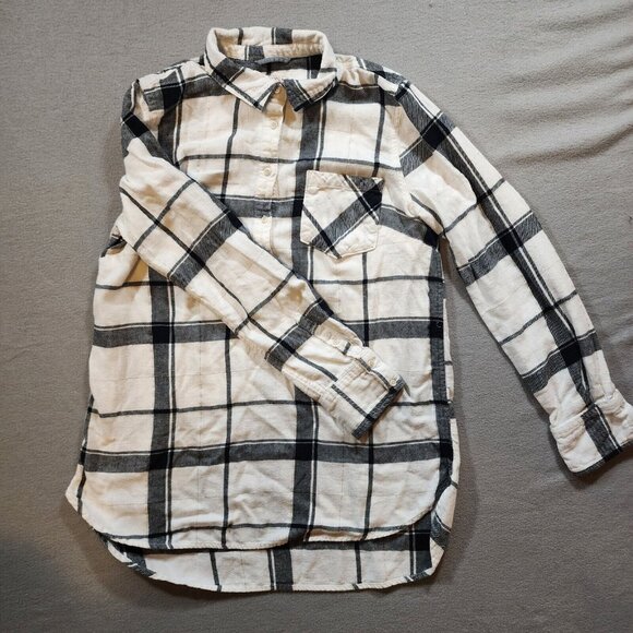 Merona Tops - Merona Women’s Black/White 1/4 Button Pullover Plaid Flannel Long Sleeve Large‎